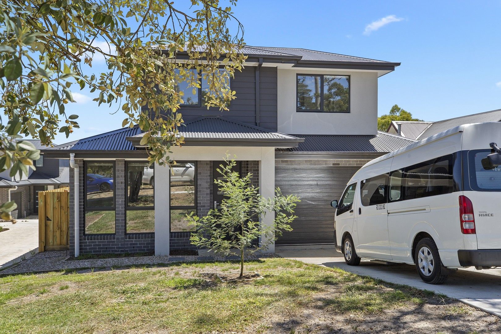 3 bedrooms Townhouse in 4/5 Crowley Road HEALESVILLE VIC, 3777