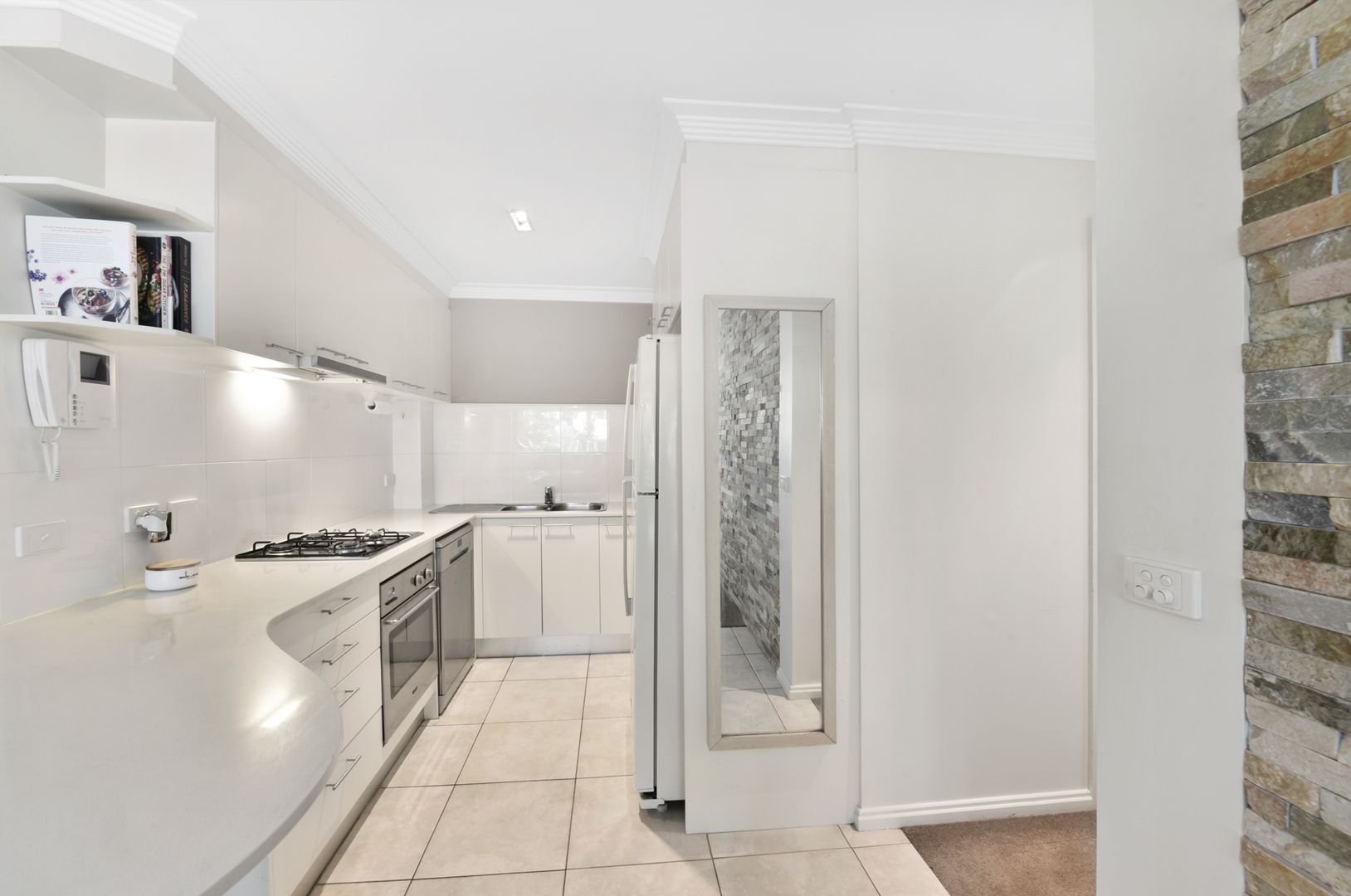 10/3-4 Carousel Close, Dee Why NSW 2099, Image 2