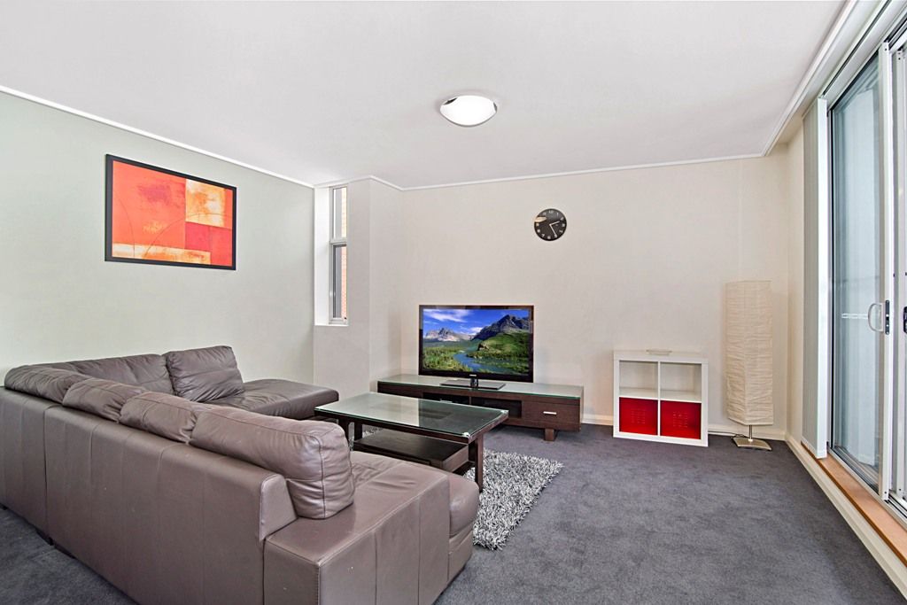 4**/4 The Crescent, Wentworth Point NSW 2127, Image 1