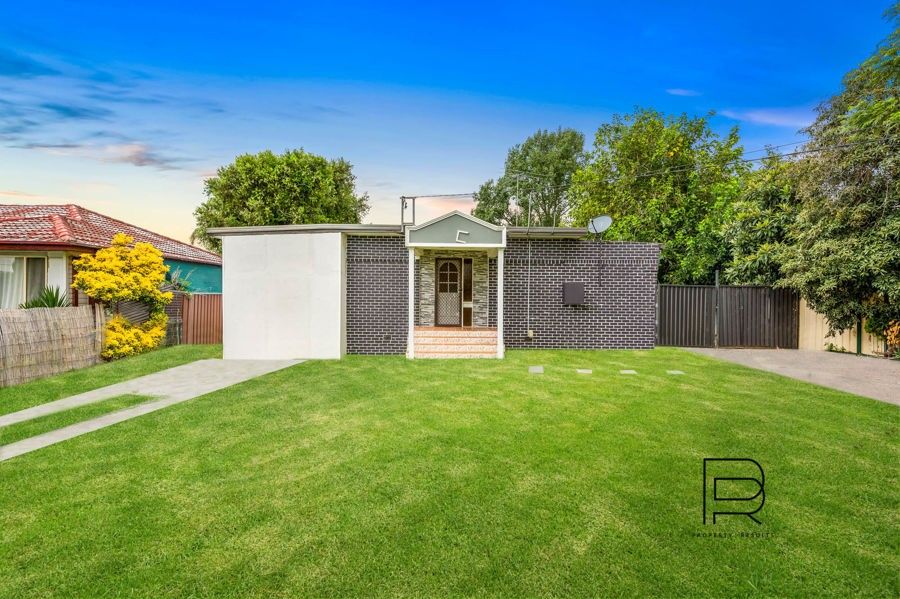 4 bedrooms House in 22 Bougainville Road LETHBRIDGE PARK NSW, 2770