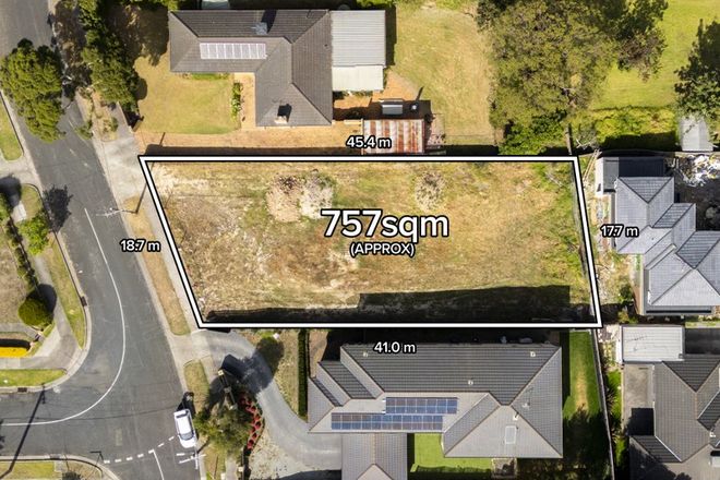 Picture of 32 Quentin Street, FOREST HILL VIC 3131
