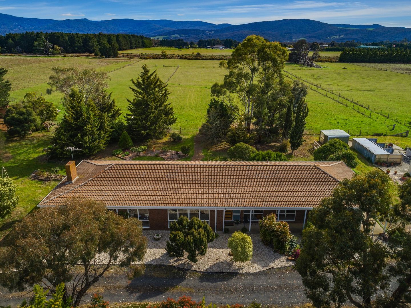 52 Payne Road, New Gisborne VIC 3438, Image 2