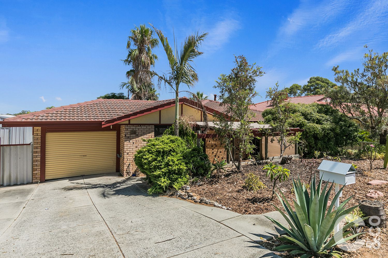 3 bedrooms House in 27 Skottowe Parkway PARMELIA WA, 6167