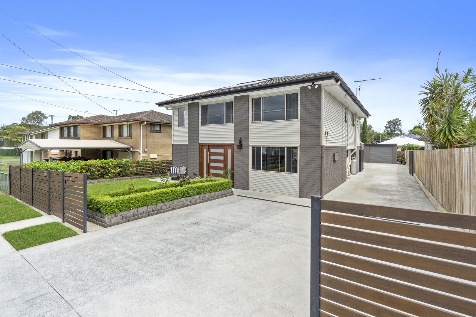 4 bedrooms House in 96 Sandy Camp Road WYNNUM WEST QLD, 4178