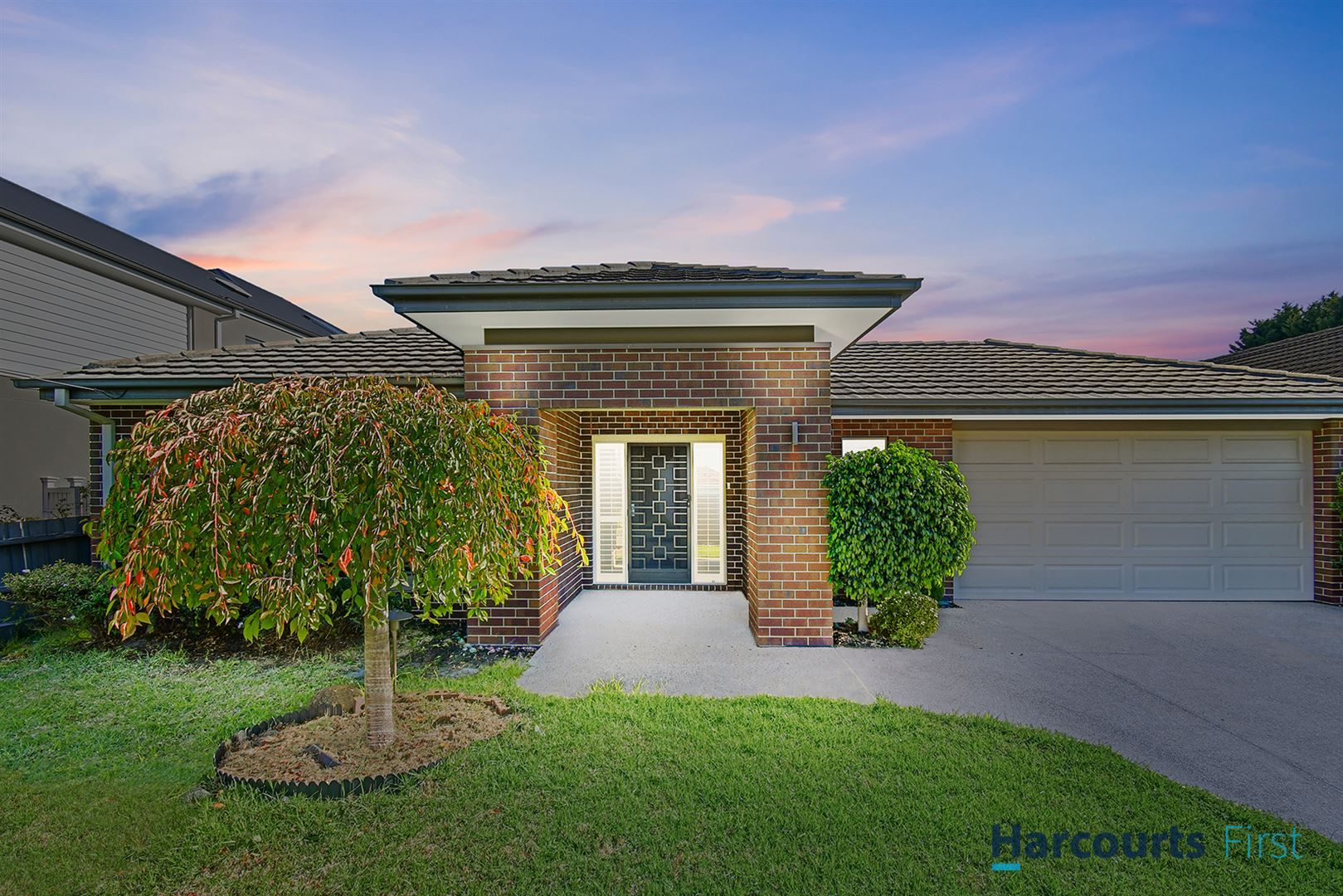 4 bedrooms House in 5 Muir Street MOUNT WAVERLEY VIC, 3149