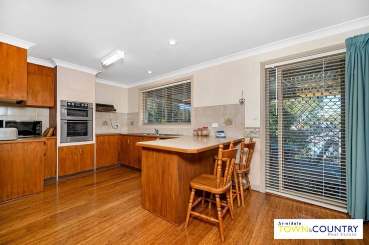 3 Eulahbar Crescent, Armidale NSW 2350, Image 2