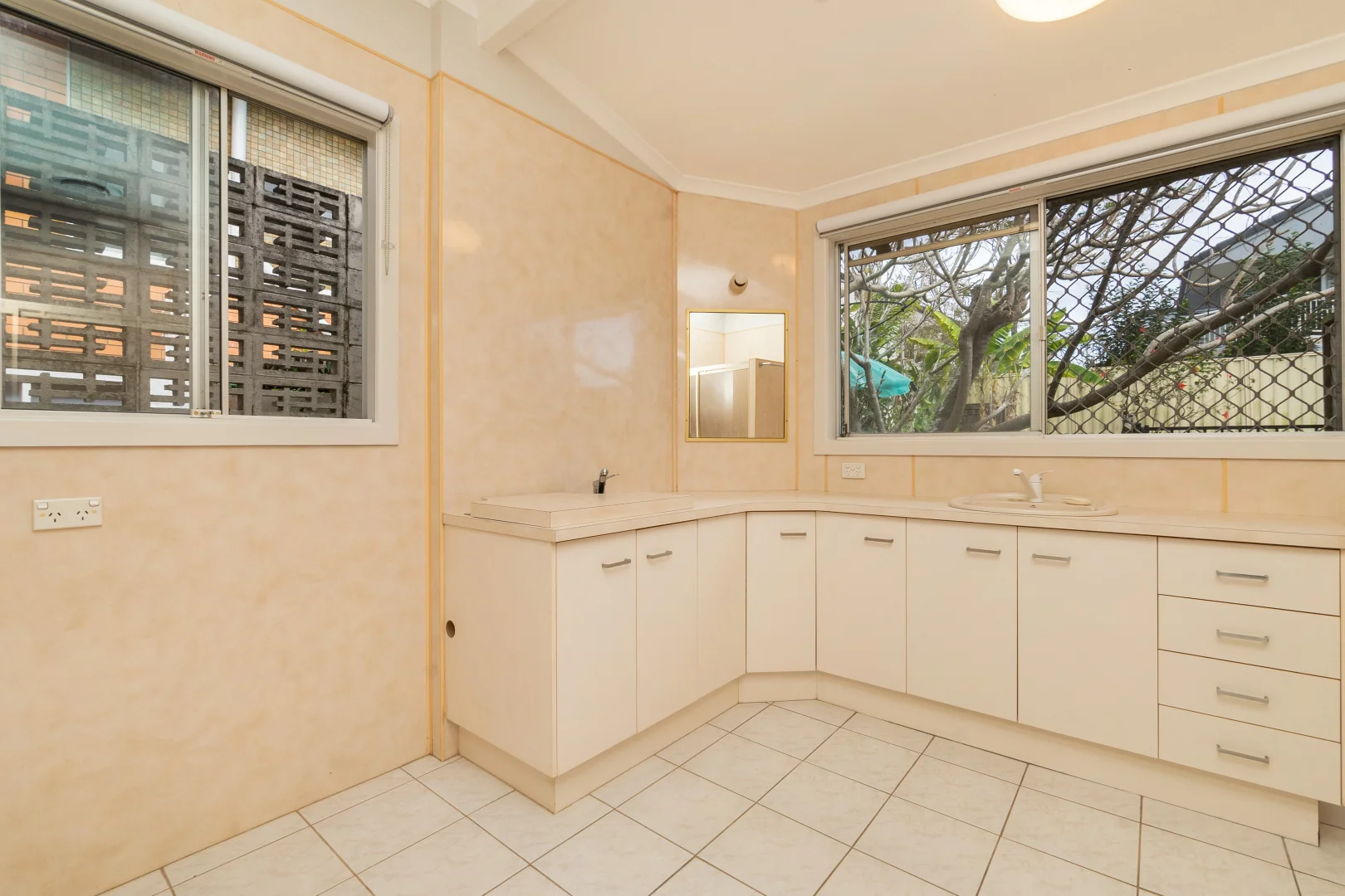 Additional image 7 of 48A Slatyer Avenue, Bundall QLD 4217