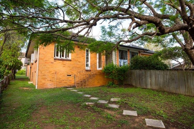 Picture of 1/70 Newbolt St, HOLLAND PARK QLD 4121