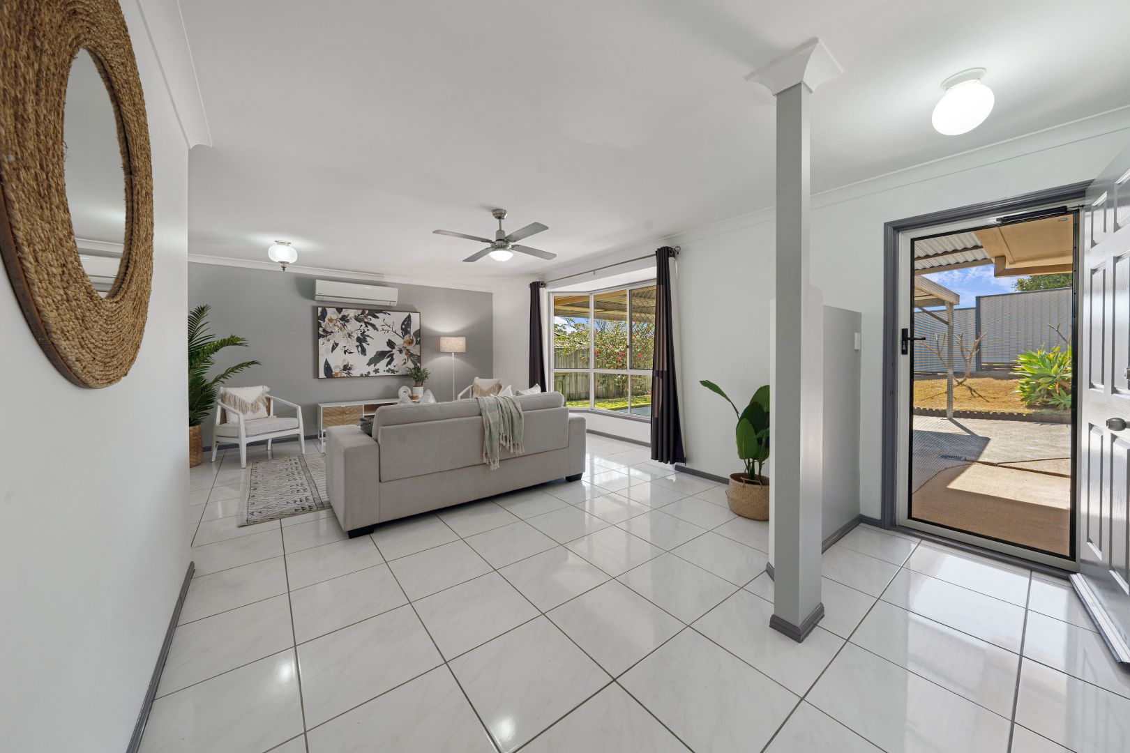 4 Regal Drive, Regents Park QLD 4118, Image 1