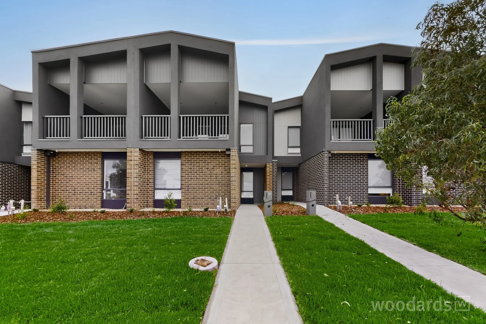 16 Banks Dr, Diggers Rest VIC 3427