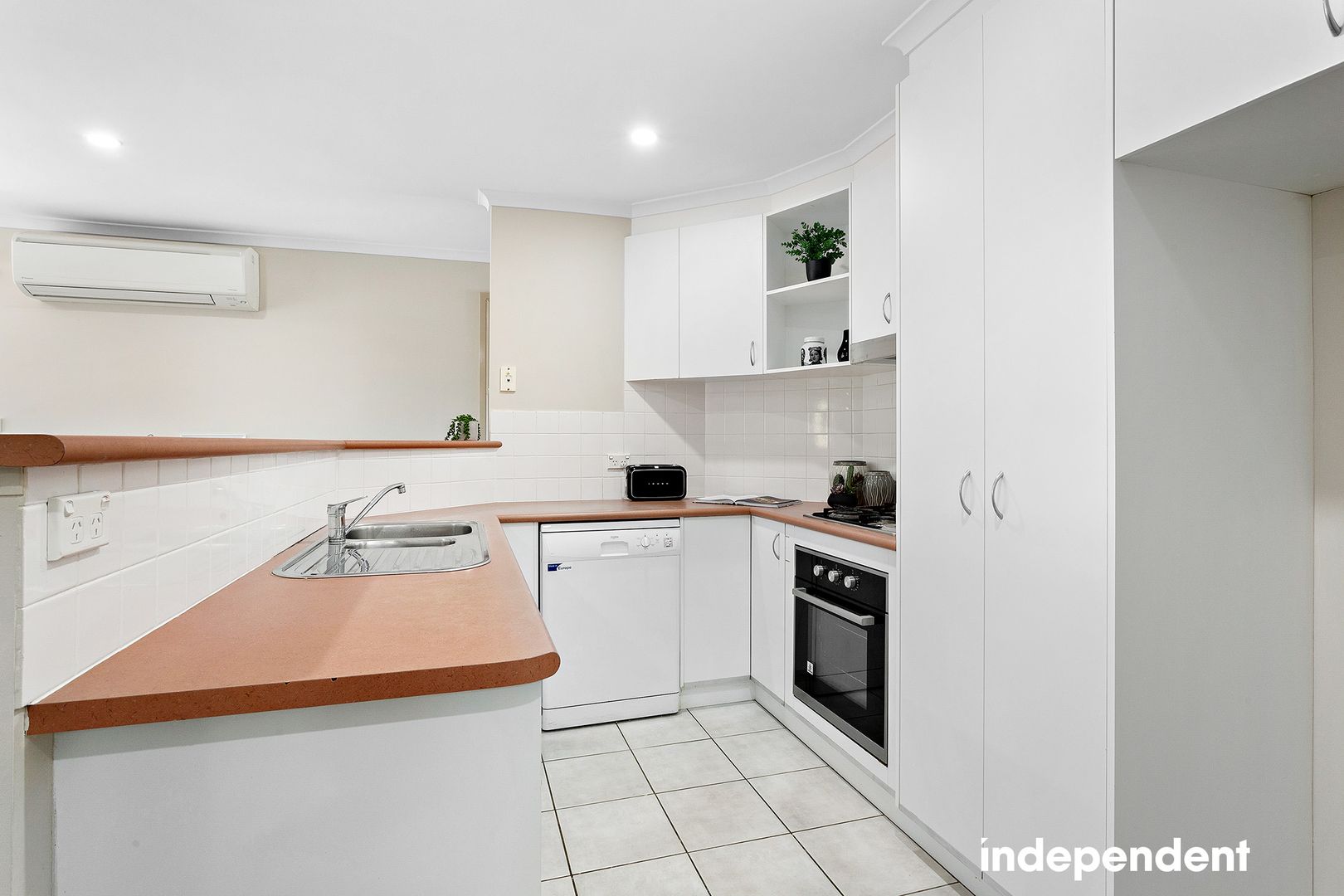 22/67 Barraclough Crescent, Monash ACT 2904, Image 2