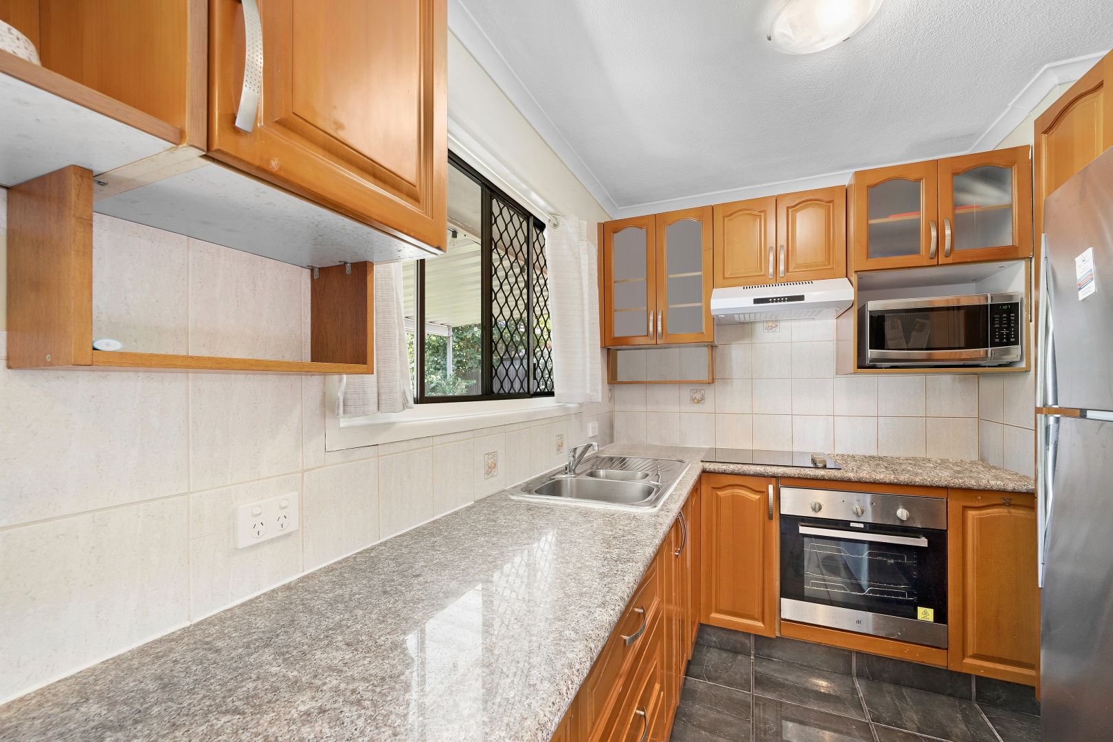 10 Rogers Avenue, Beenleigh QLD 4207, Image 2