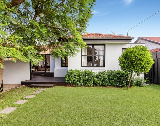 14 James Crescent, Hampton VIC 3188