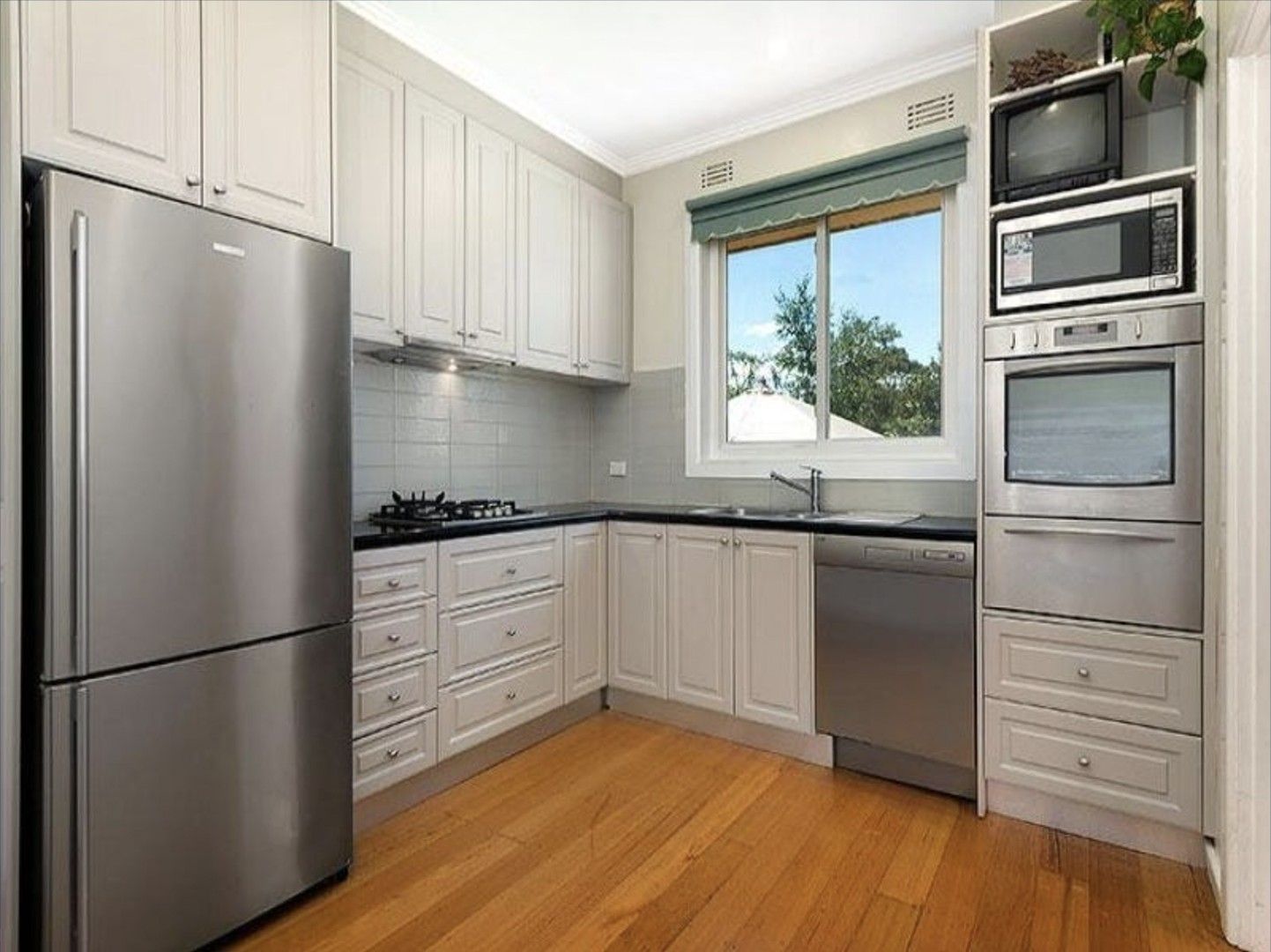 3 bedrooms House in 3 Nette Court MOORABBIN VIC, 3189