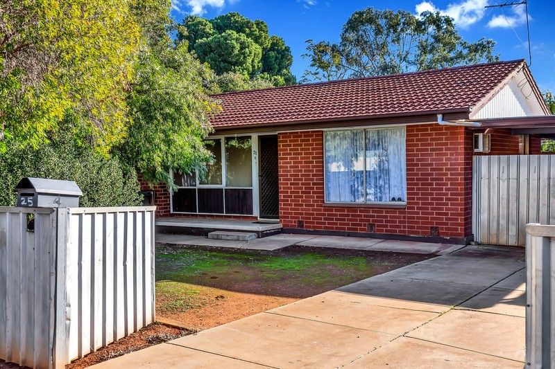 3 bedrooms House in 25 Barrington Road ELIZABETH DOWNS SA, 5113