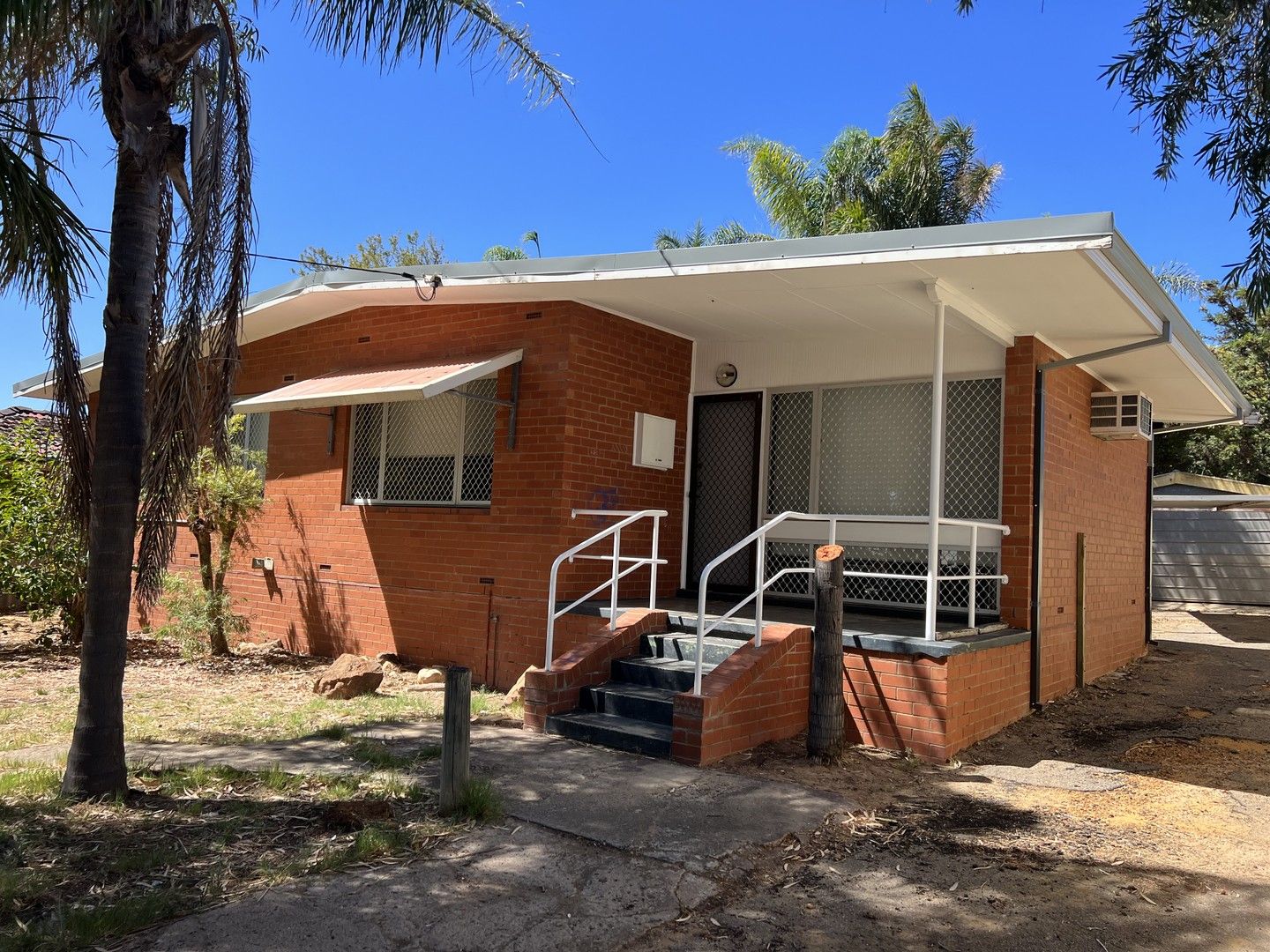 3 bedrooms House in 97 Kenny Crescent RANGEWAY WA, 6530