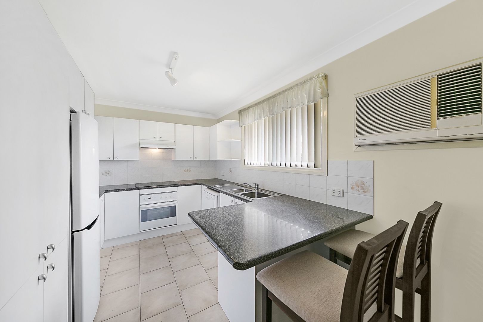 1/1 Japonica Close, Lake Haven NSW 2263, Image 1