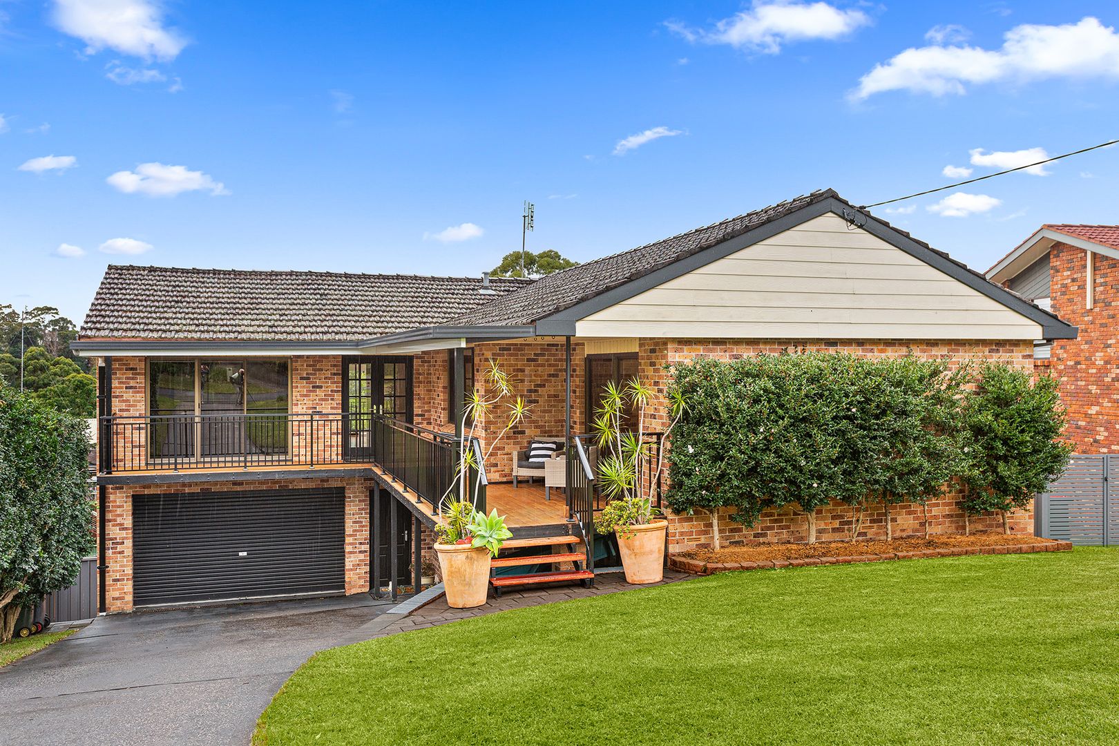 4 bedrooms House in 43 Koloona Avenue FIGTREE NSW, 2525