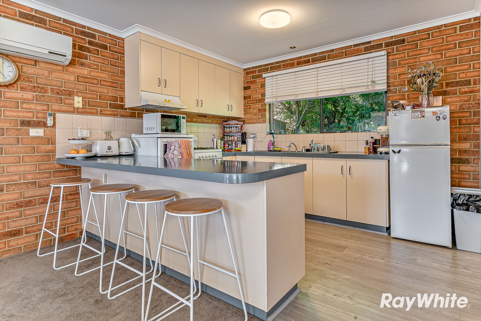 2/97C Panton Street, Golden Square VIC 3555, Image 2