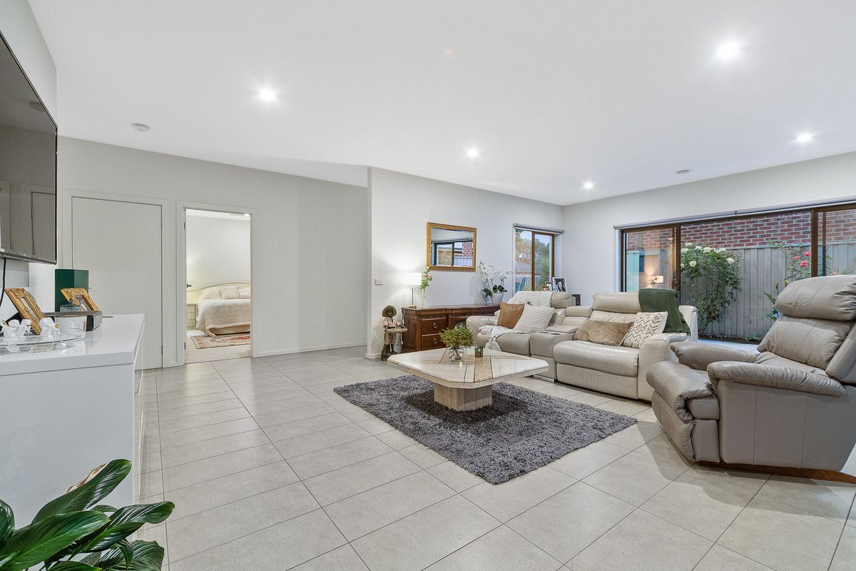 2/5 Claire Court, Hastings VIC 3915, Image 0