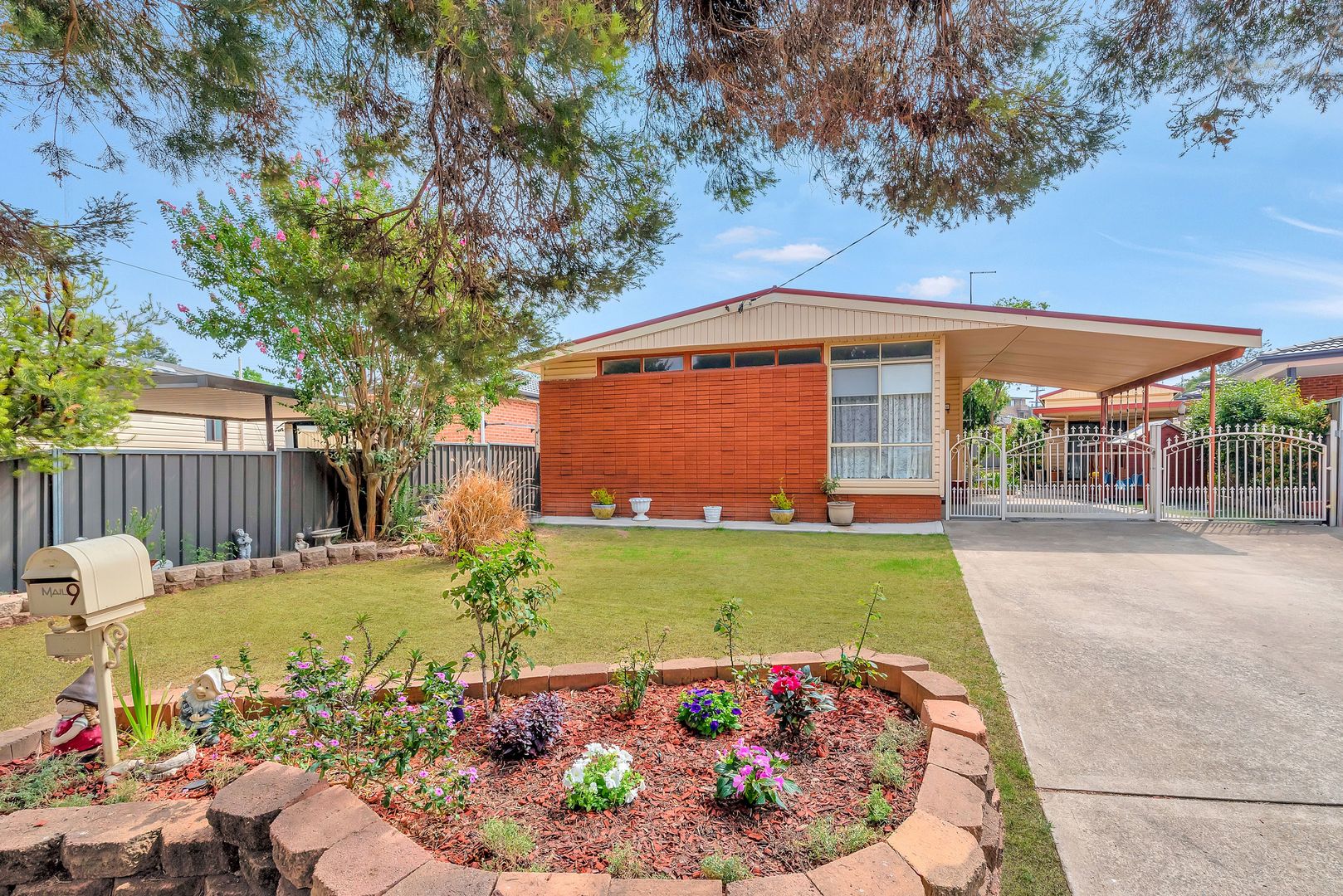 9 Lenton Avenue, Fairfield West NSW 2165