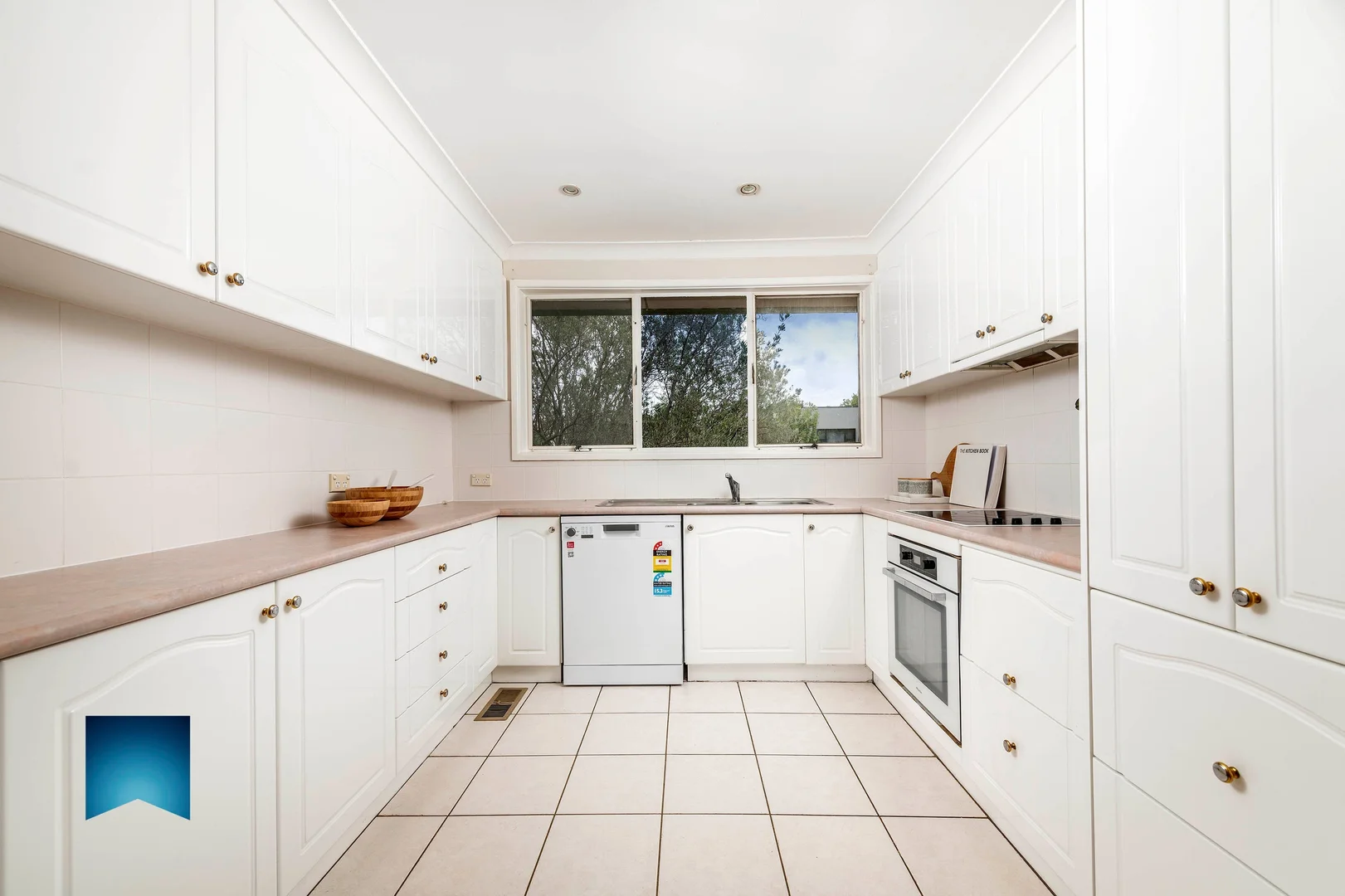 Additional image 10 of 6 Charteris Crescent, Chifley ACT 2606