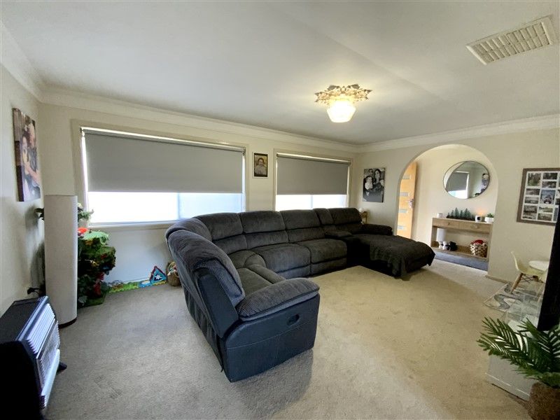 1 Eloora Place, Forbes NSW 2871, Image 2