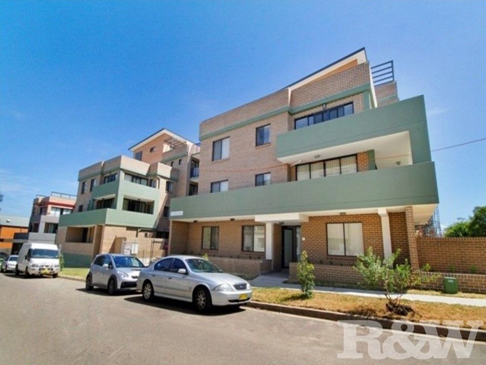 2 bedrooms Apartment / Unit / Flat in 16/5-11 Howard Avenue NORTHMEAD NSW, 2152