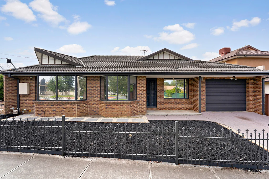 2/2 Mernda Street, Sunshine West VIC 3020