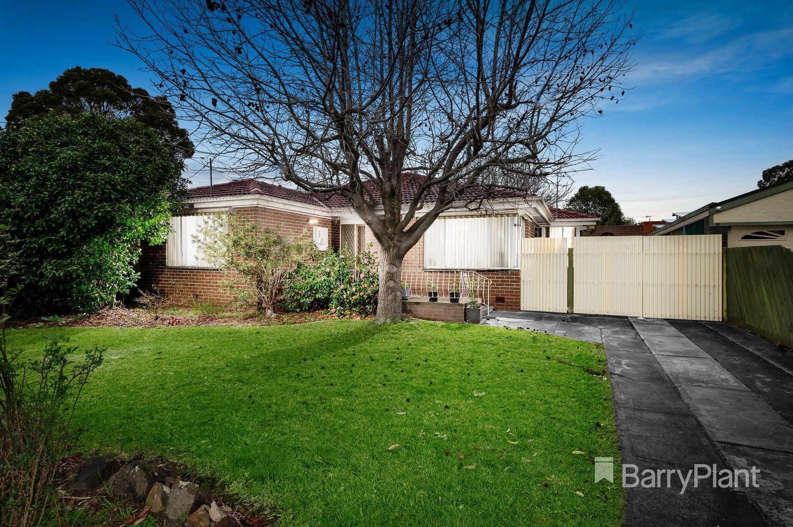 3 bedrooms House in 16 Cameron Parade BUNDOORA VIC, 3083
