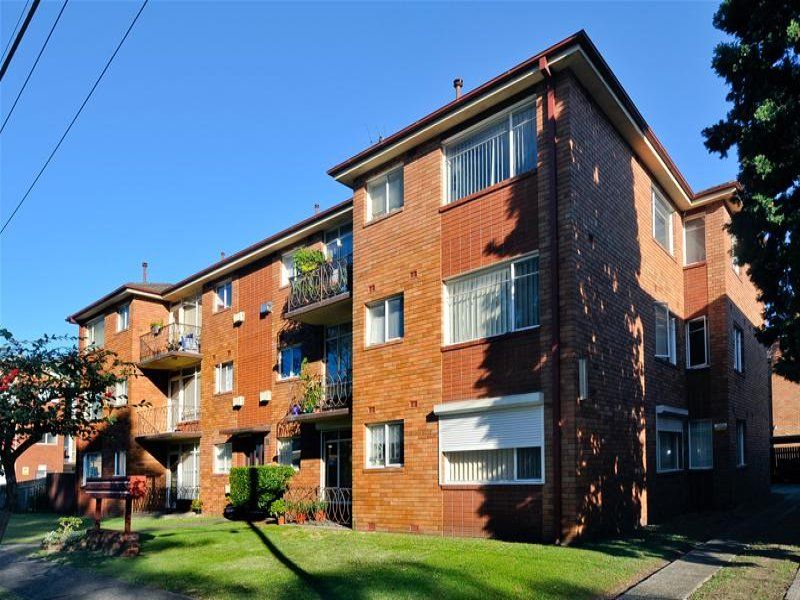 2 bedrooms Apartment / Unit / Flat in 8/1 Dalby Place EASTLAKES NSW, 2018