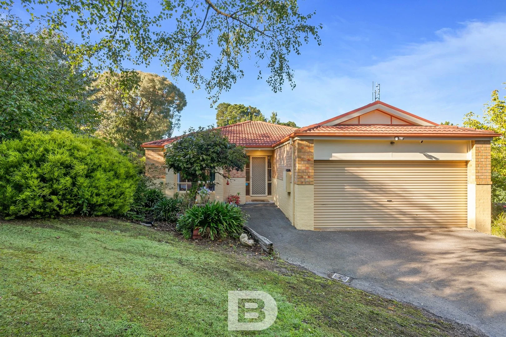 32 Corinella Road, Woodend VIC 3442