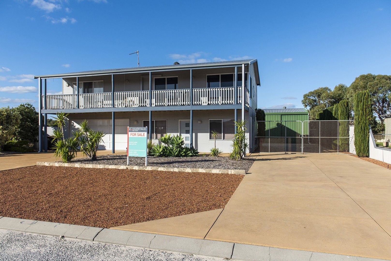 4 bedrooms House in 24 Harvey Drive LEDGE POINT WA, 6043