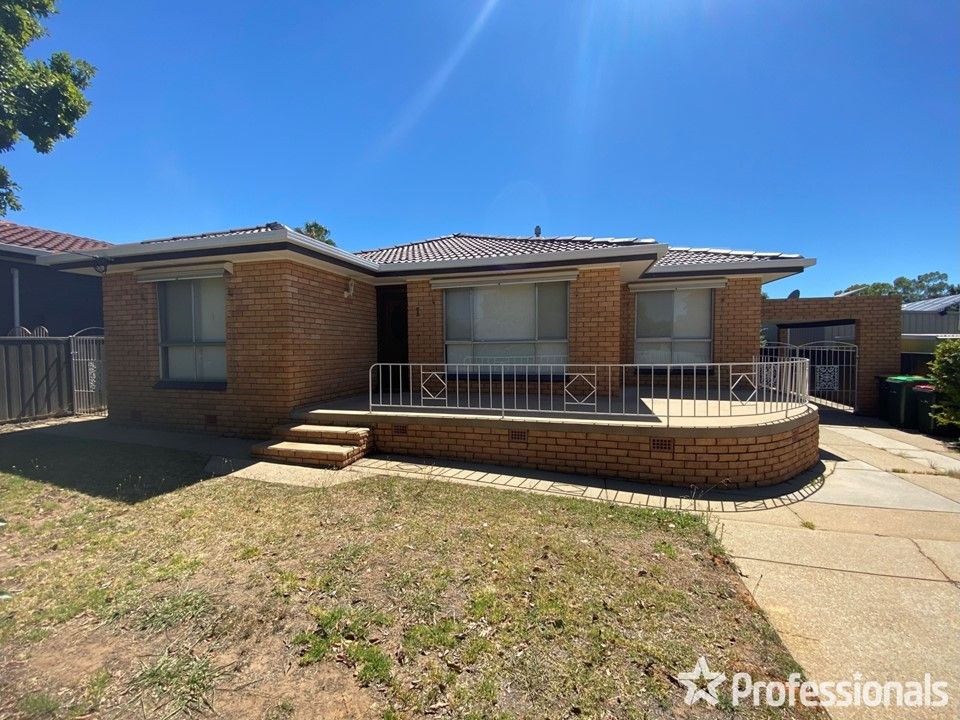 3 bedrooms House in 1 Marloo Crescent KOORINGAL NSW, 2650