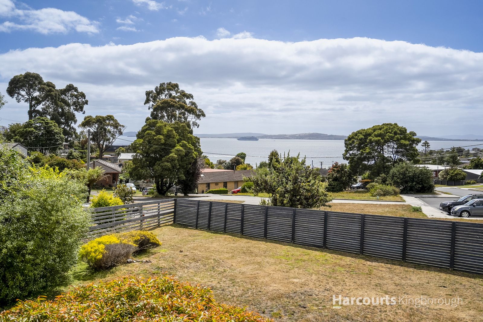 2 bedrooms House in 46 Illawarra Road BLACKMANS BAY TAS, 7052