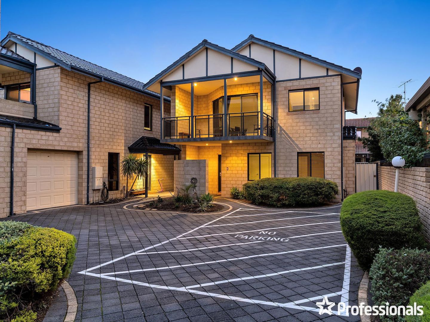 3/3 Fraser Street, Rockingha Property History & Address Research Domain