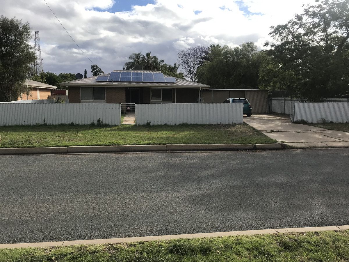 2 bedrooms House in 94 Dowling St E BALRANALD NSW, 2715