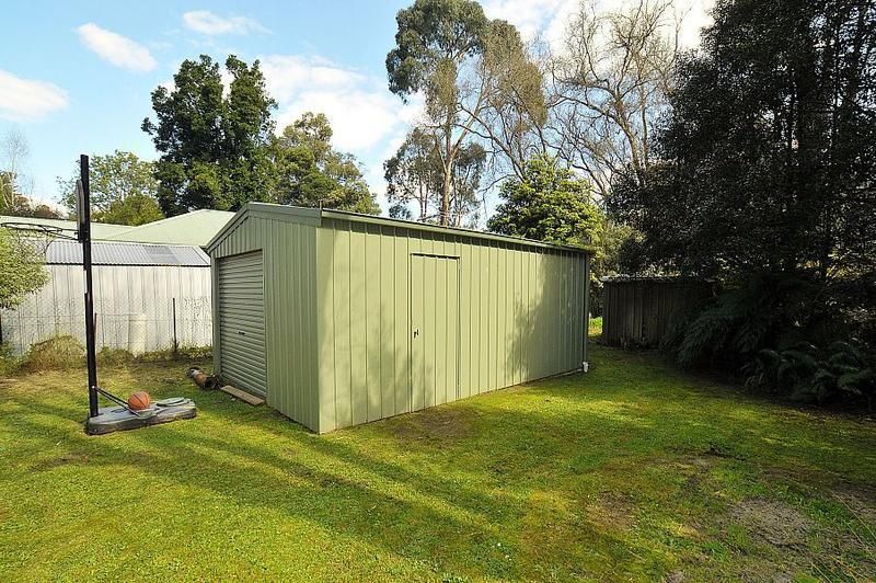 13 Hakea Street, TECOMA VIC 3160, Image 2