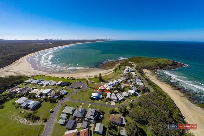 Picture of 6 Second Avenue, ARRAWARRA HEADLAND NSW 2456