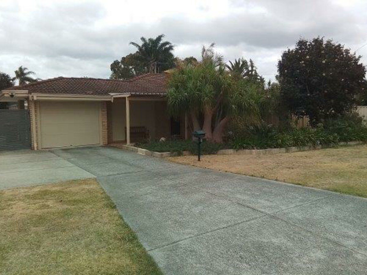 4 bedrooms House in 4 Silverhill Loop SEVILLE GROVE WA, 6112