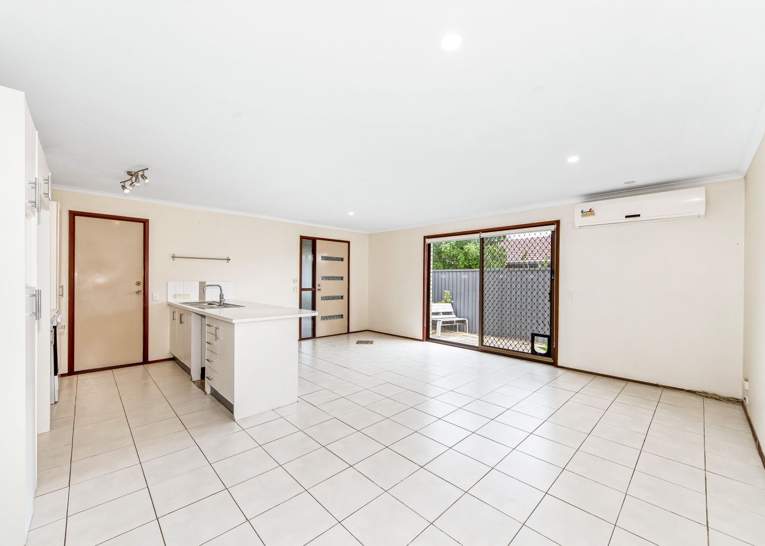 2/5 Inchcape Court, Ashmore QLD 4214, Image 2