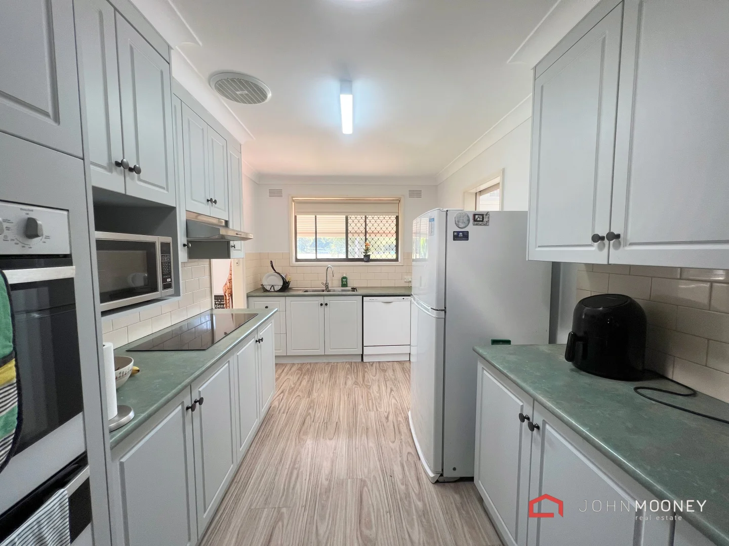 Additional image 2 of 19 Norfolk Avenue, Lake Albert NSW 2650