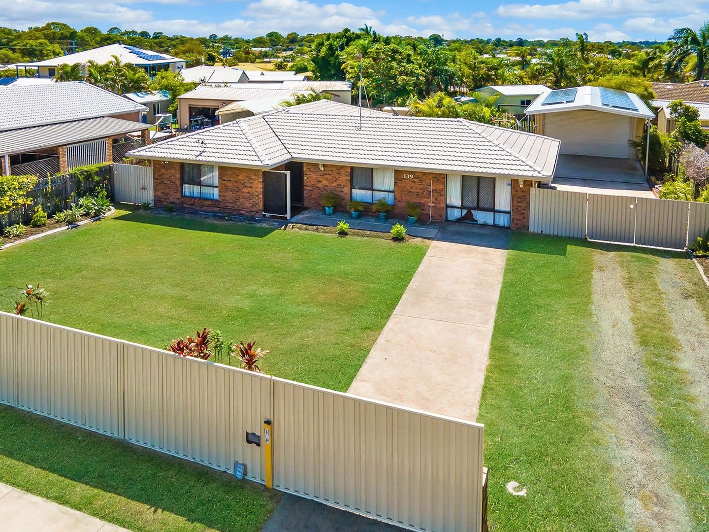 3 bedrooms House in 139 Elizabeth Street URANGAN QLD, 4655