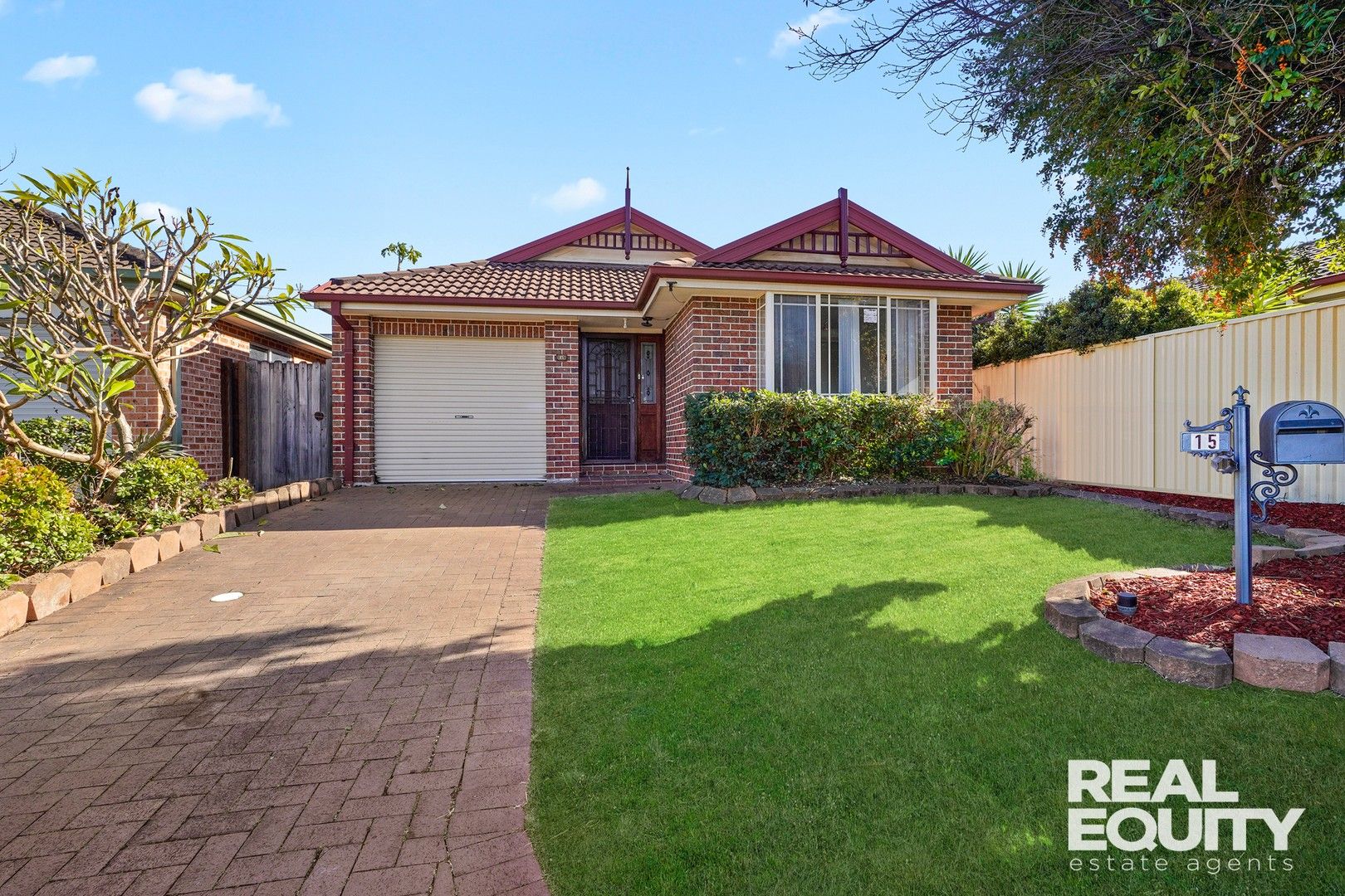 15 Collie Court, Wattle Grove NSW 2173, Image 0