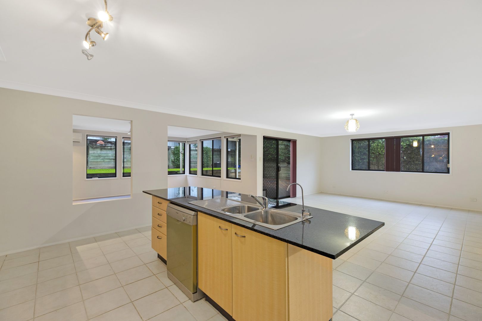 9 Quattroville Place, Green Point NSW 2251, Image 2