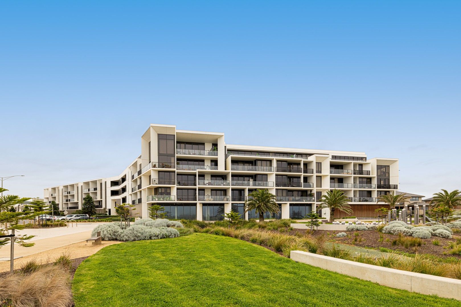 33/132 Quay Boulevard, Werribee South VIC 3030, Image 0