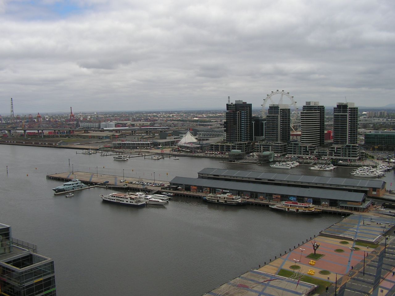 2 bedrooms Apartment / Unit / Flat in 2402/100 Harbour Esplanade DOCKLANDS VIC, 3008