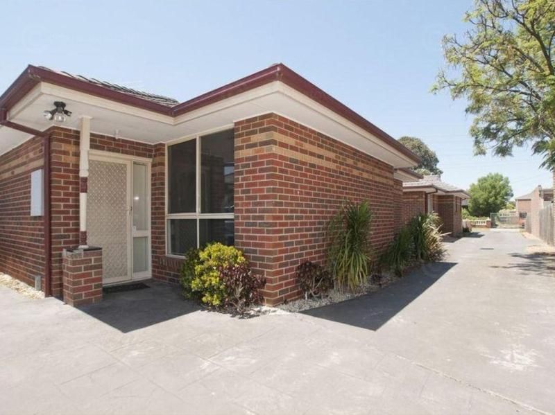 3 bedrooms Apartment / Unit / Flat in 2/11 Malvern Avenue TULLAMARINE VIC, 3043