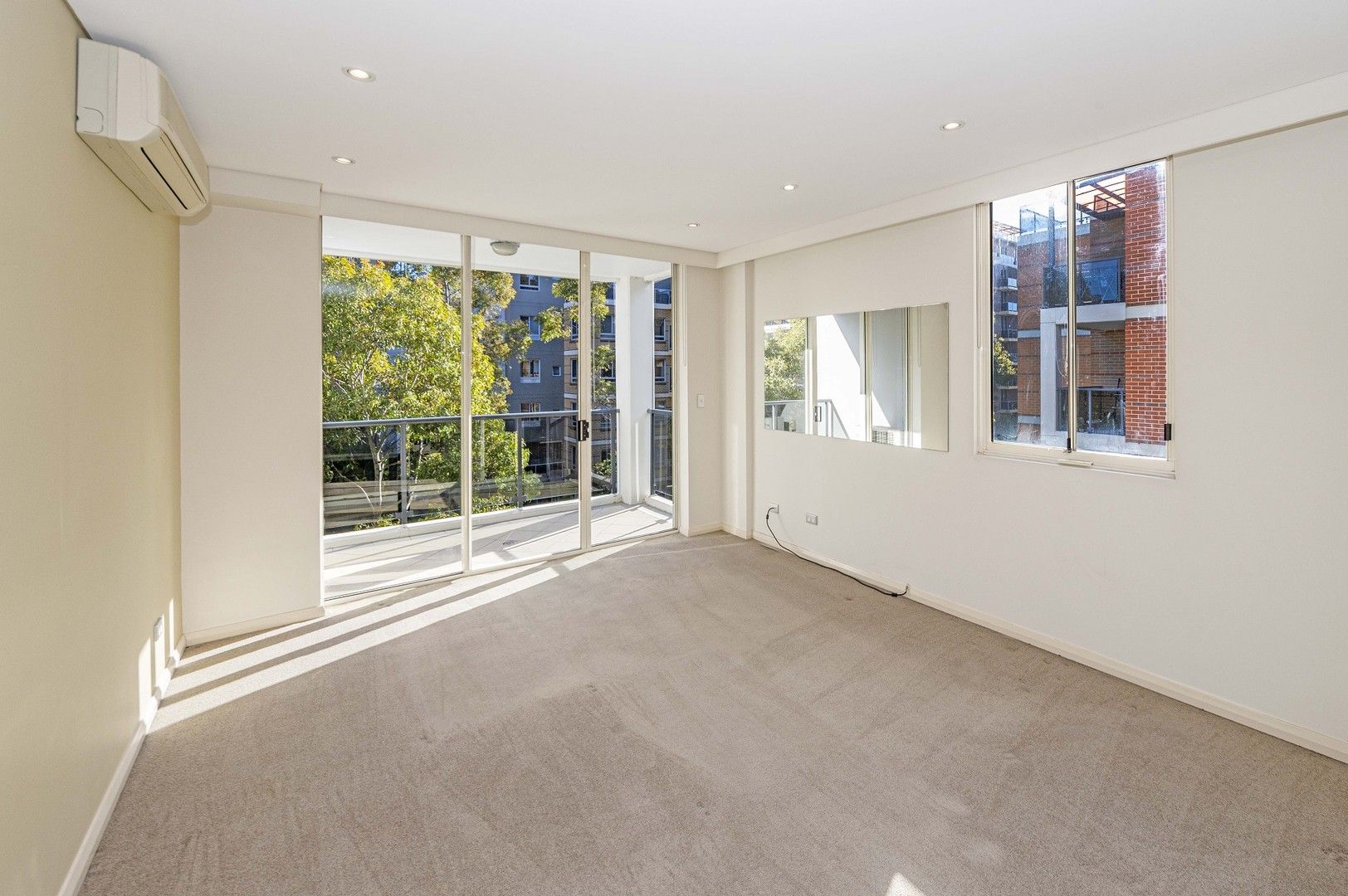 2 bedrooms Apartment / Unit / Flat in 97 Bonar Street WOLLI CREEK NSW, 2205