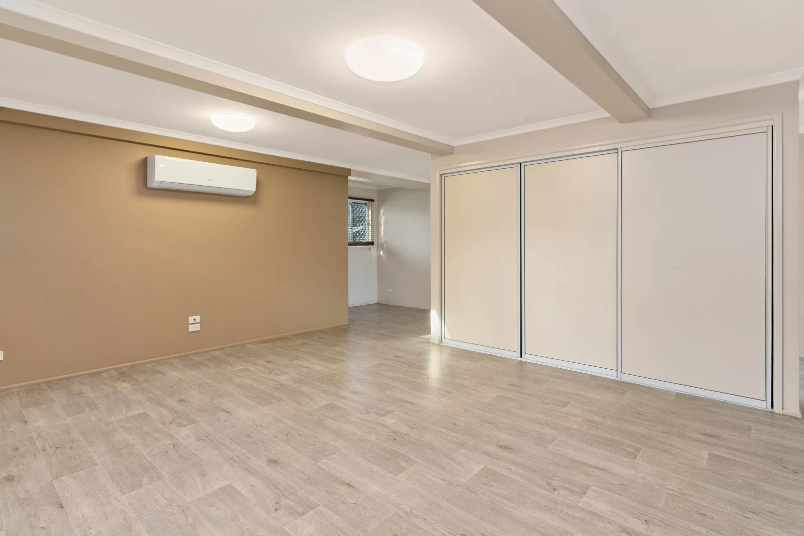 Additional image 12 of 258 Elphinstone Street, Koongal QLD 4701